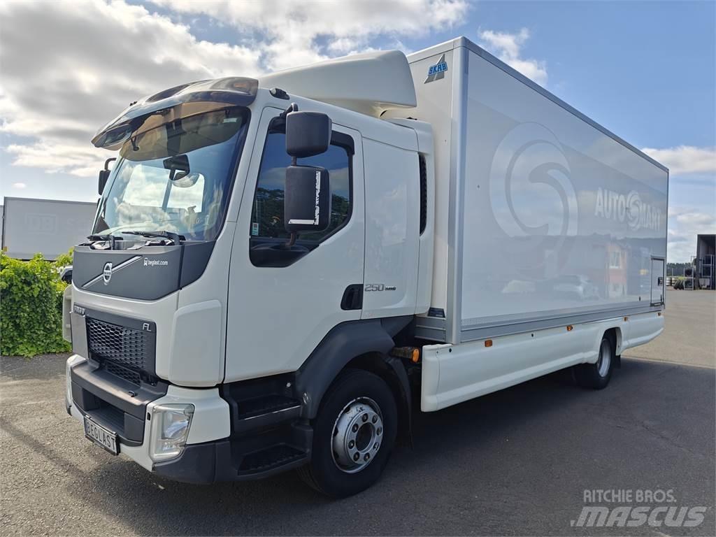 Volvo FL250 Samochody ciężarowe ze skrzynią zamkniętą