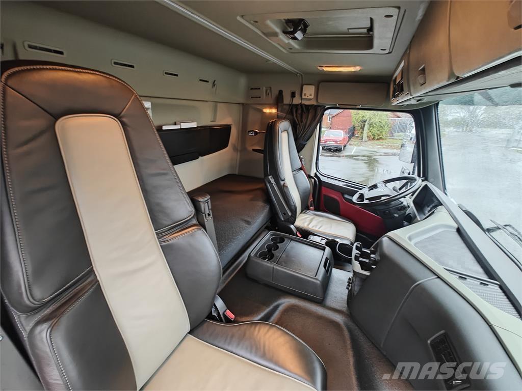 Volvo FM330 Samochody ciężarowe ze skrzynią zamkniętą