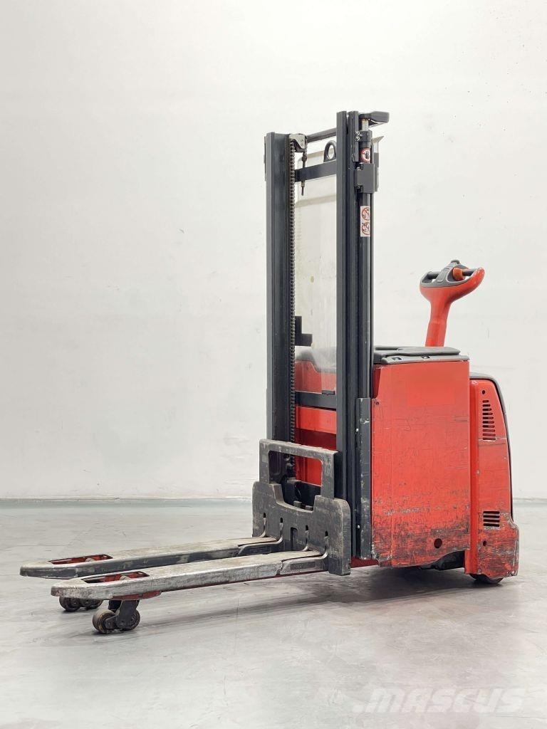 Linde D12-133 Wózki widłowe unoszące z dyszlem