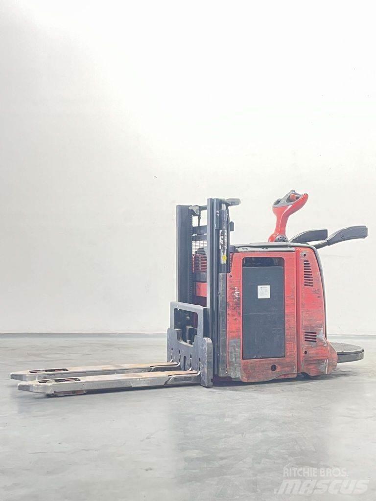 Linde D12AP-133 Wózki widłowe unoszące z dyszlem