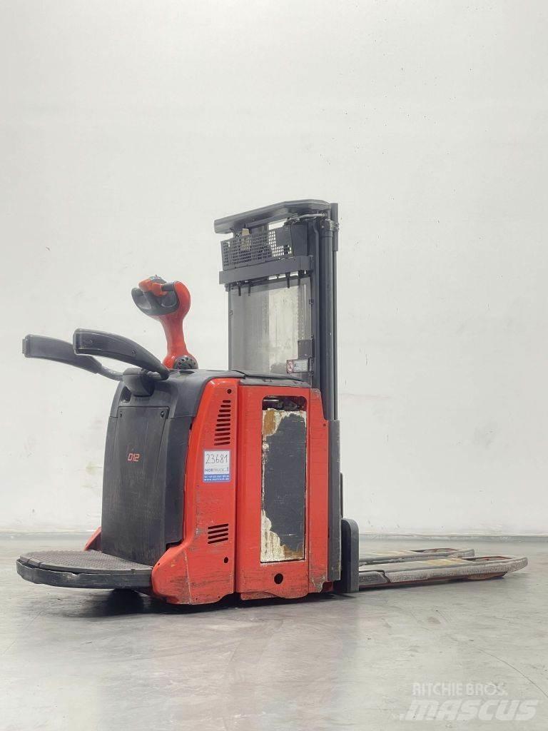 Linde D12AP-133 Wózki widłowe unoszące z dyszlem