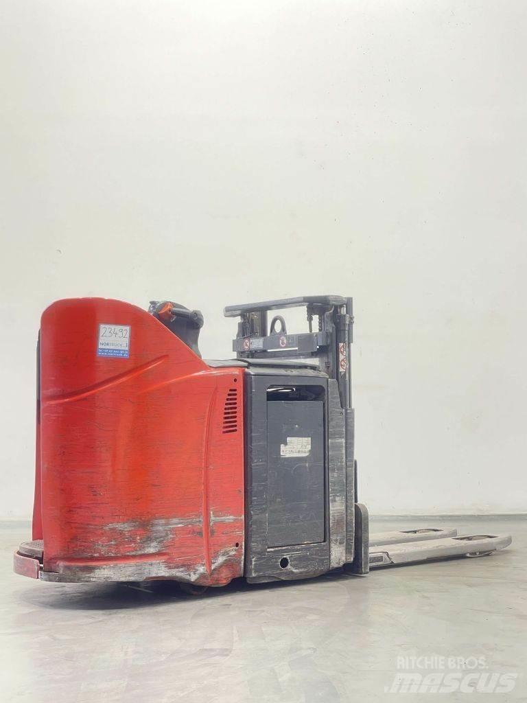 Linde D12HPSP-133 Wózki widłowe unoszące z dyszlem