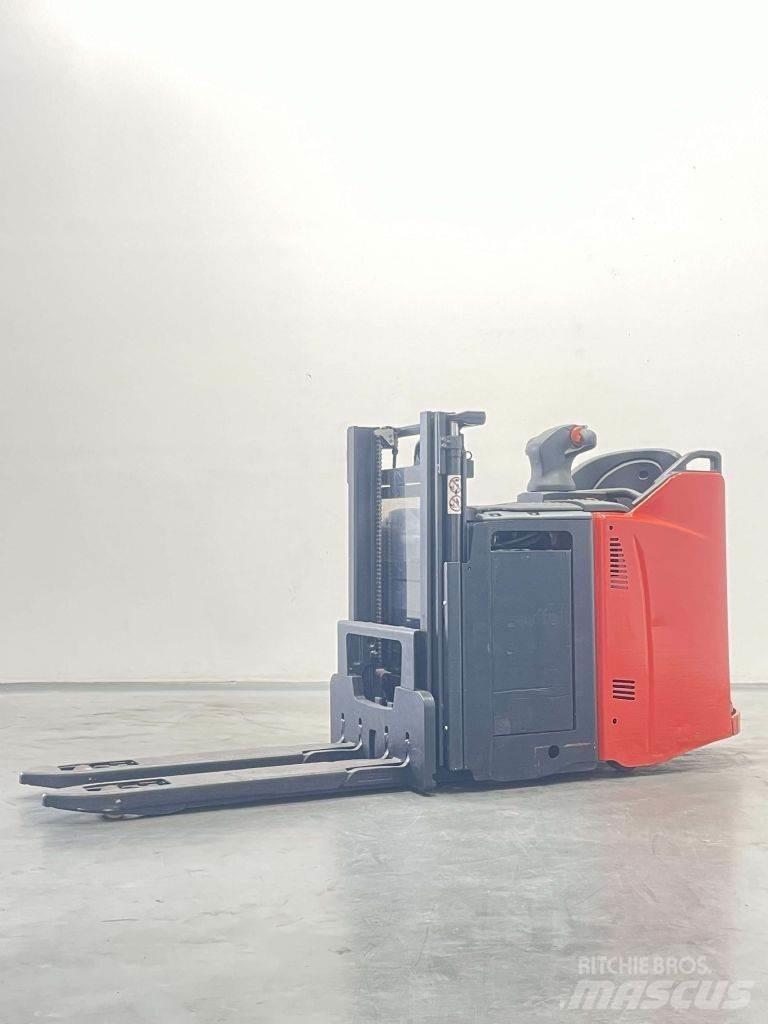 Linde D12HPSP-133 Wózki widłowe unoszące z dyszlem