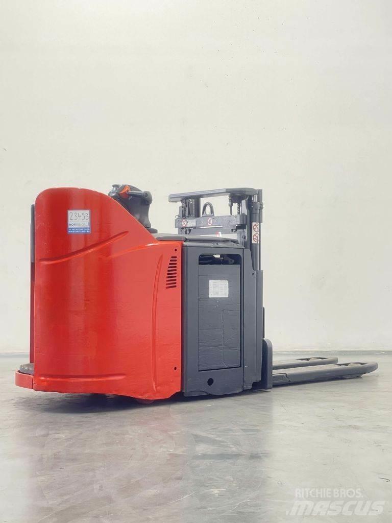 Linde D12HPSP-133 Wózki widłowe unoszące z dyszlem