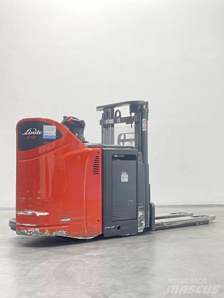 Linde D12HPSP-133 Wózki widłowe unoszące z dyszlem