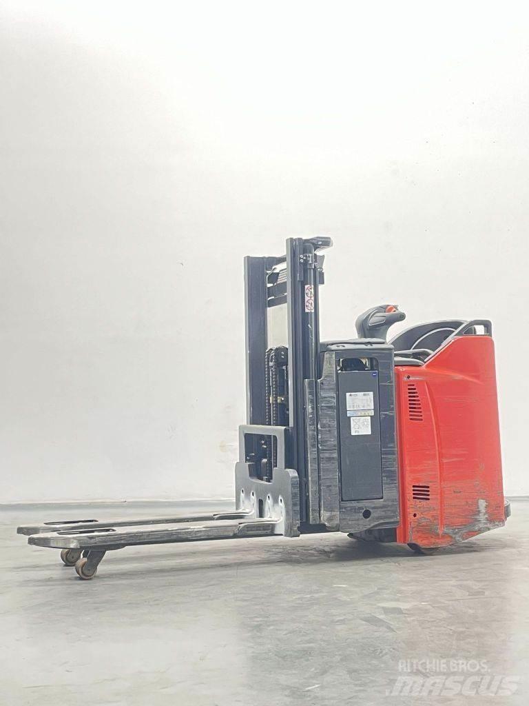 Linde D12SP-133 Wózki widłowe unoszące z dyszlem