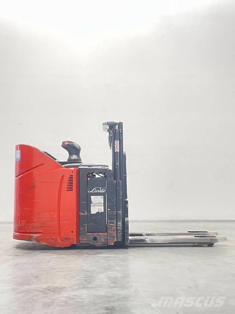 Linde D12SPHP-133 Wózki widłowe unoszące z dyszlem