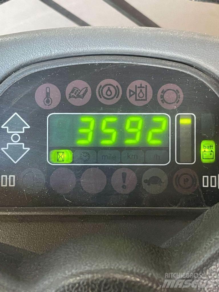 Linde P250-127 Wózki widłowe samochodowe ciągnące