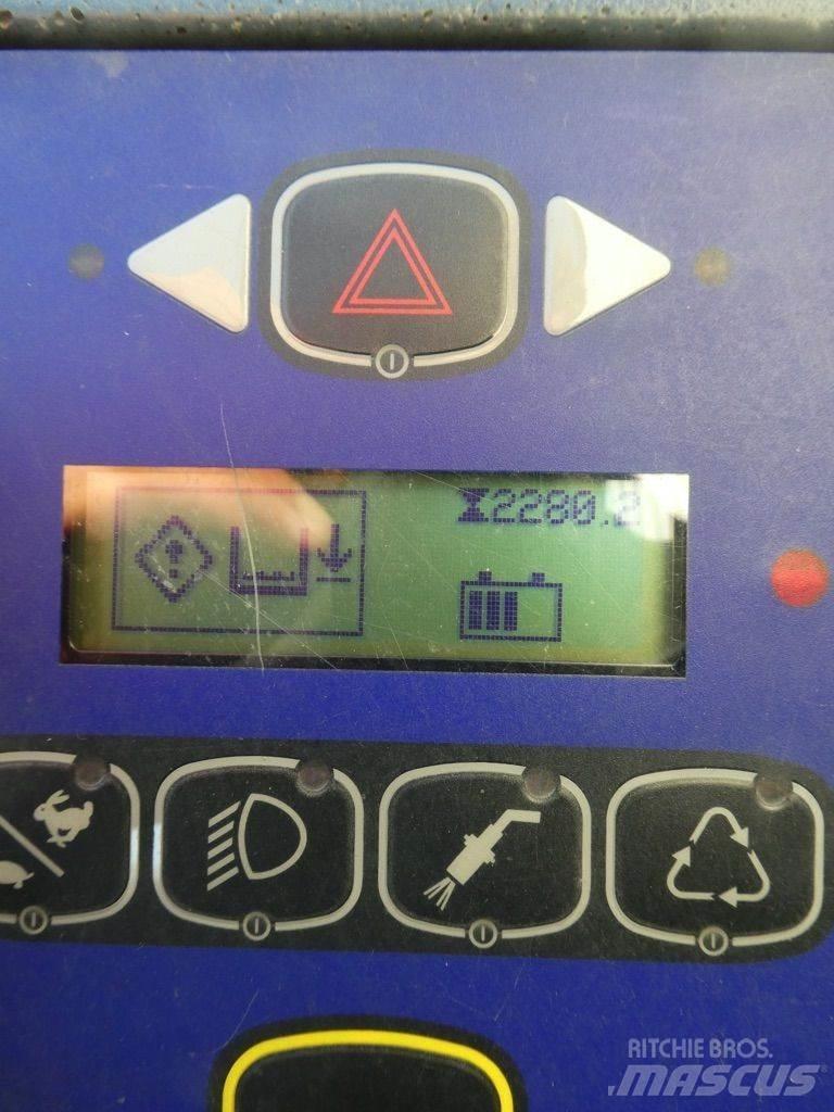 Nilfisk CS7000 1200B Zamiatarki - Zgarniarki - Odśnieżarki