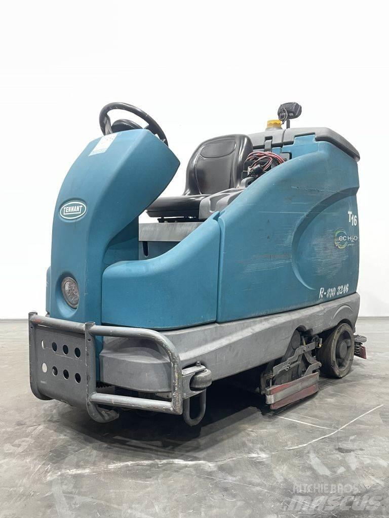 Tennant T16 Zamiatarki - Zgarniarki - Odśnieżarki
