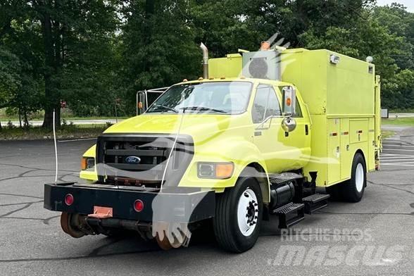 Ford F750 SD Maszyny budowlane - Inne