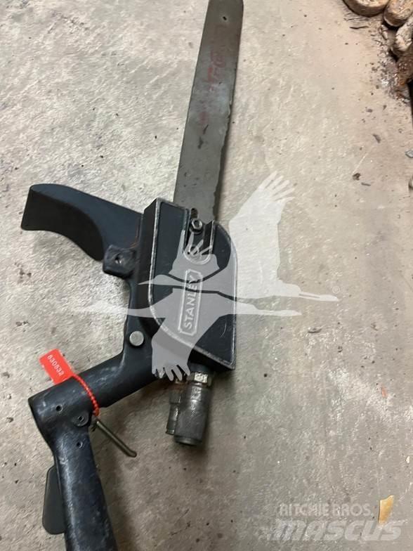 Stanley CS05 Pilarki łańcuchowe i wykaszarki