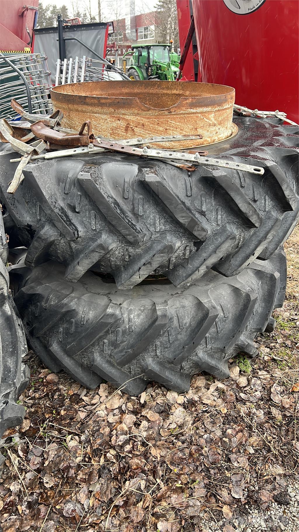  20.8R 38 Opony, koła i felgi