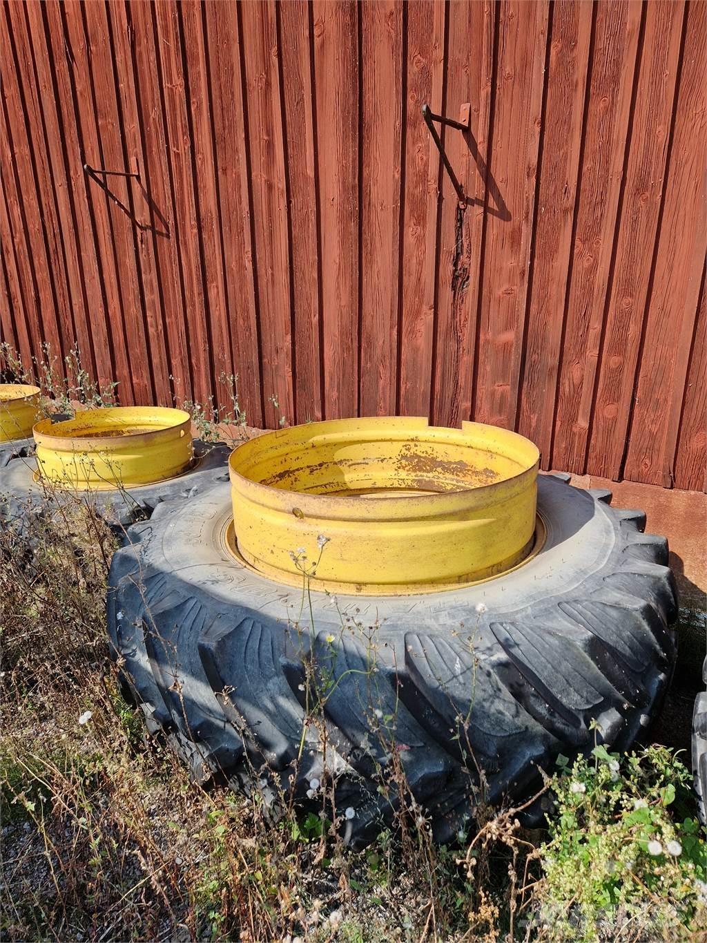  650/65x42, 540/65x30 Opony, koła i felgi