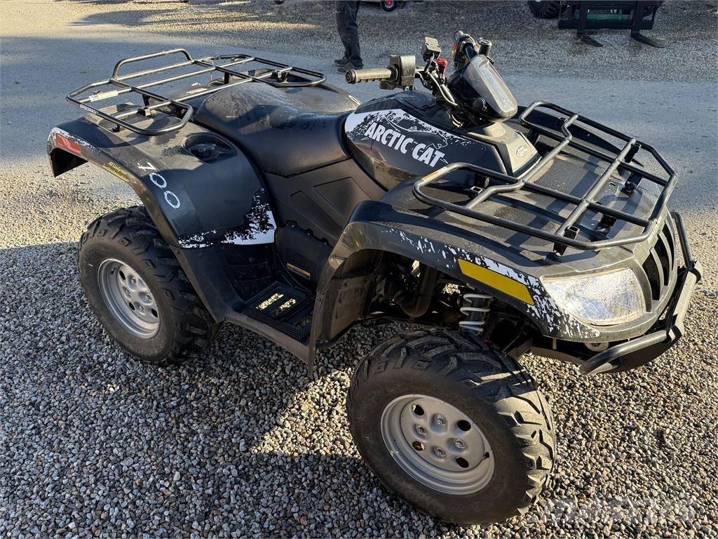 Arctic Cat 700H1 SERVO Pojazdy terenowe