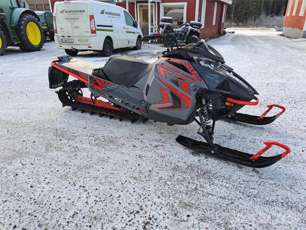 Arctic Cat M 8000 ALPHA Skutery śnieżne