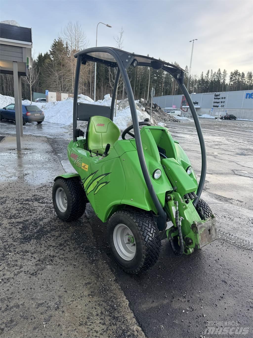 Avant 220 Ładowarki burtowe