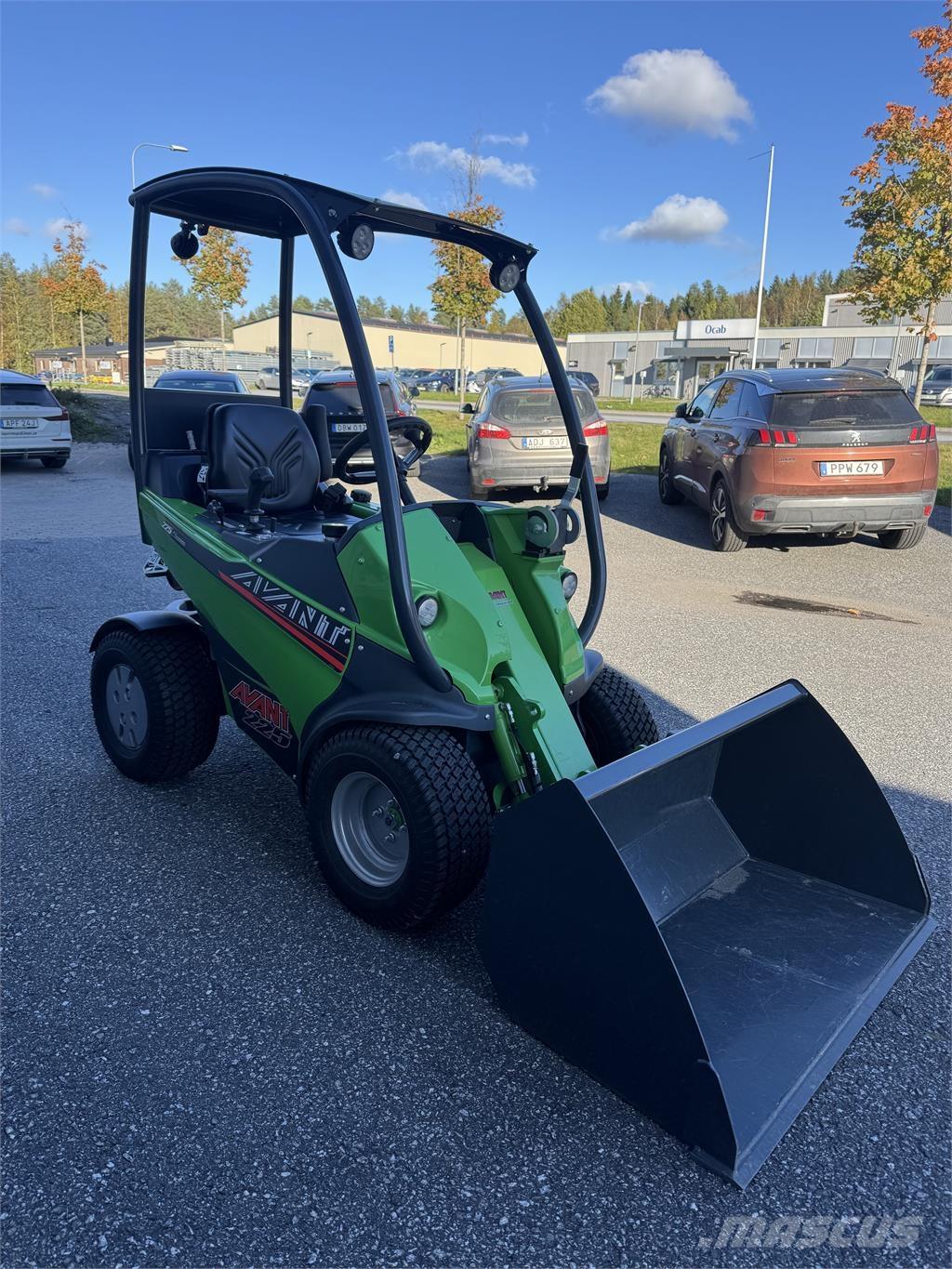 Avant 225 med skopa Ładowarki burtowe