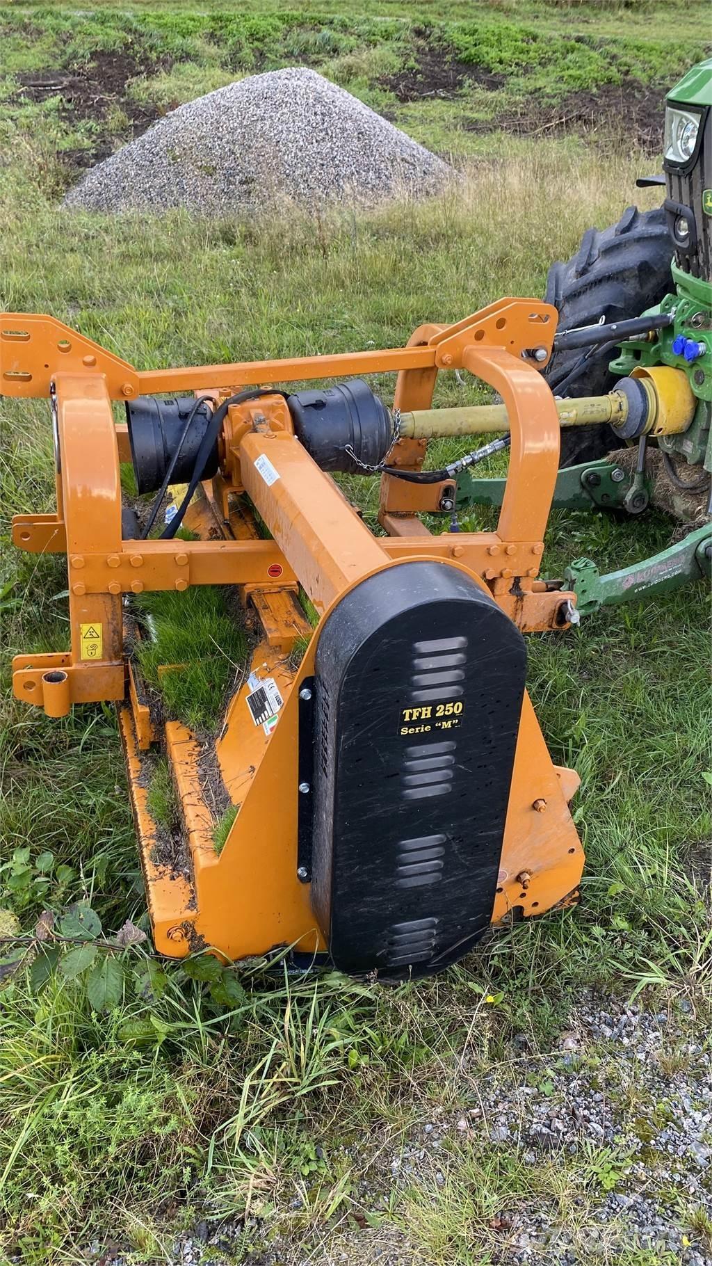 Berti TFH 250 BETESPUTS Kosiarki łąkowe i wykaszarki