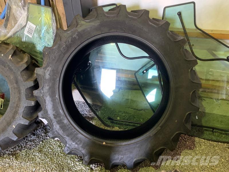 BKT Däck 340/85 R38 Opony, koła i felgi