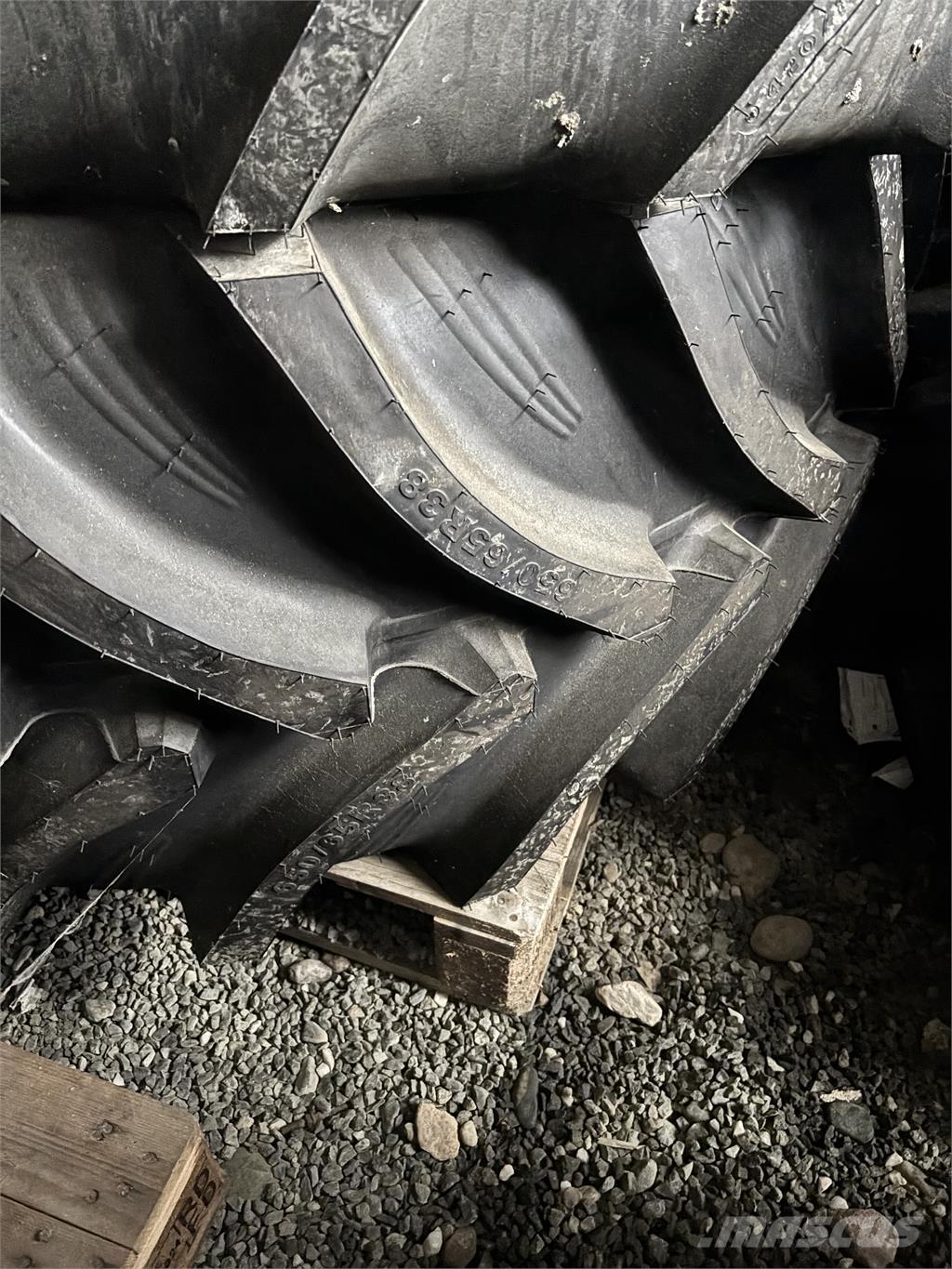 BKT Däck 650/65R38 1st Opony, koła i felgi