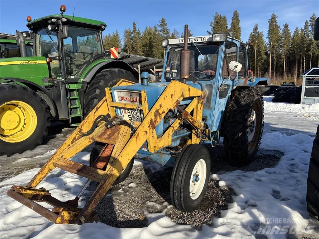 Ford 5000 med lastare Ciągniki rolnicze