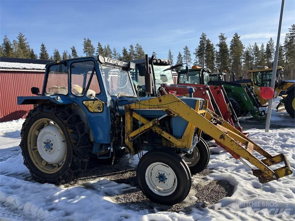 Ford 5000 med lastare Ciągniki rolnicze