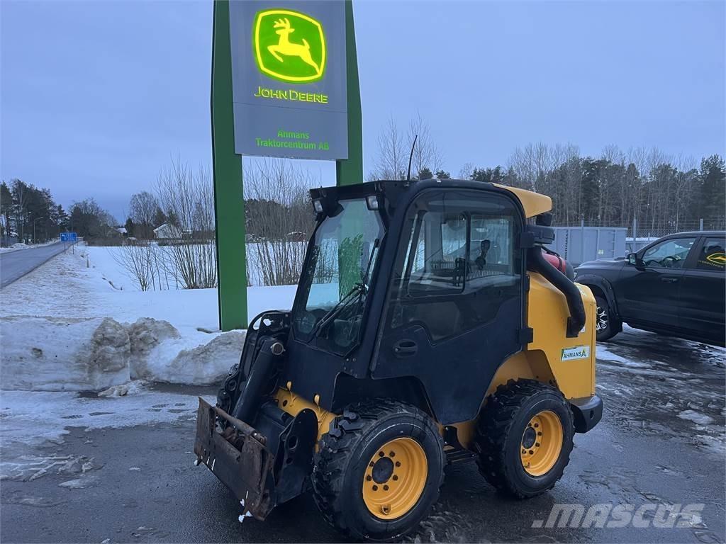 JCB 330 SKID STEER Pojazdy terenowe