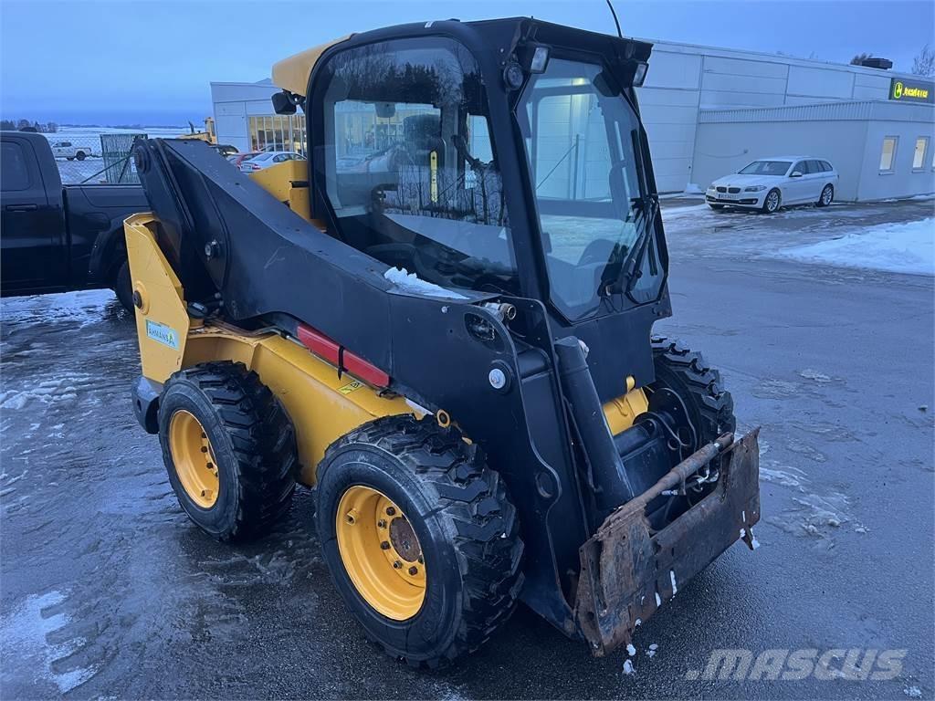 JCB 330 SKID STEER Pojazdy terenowe