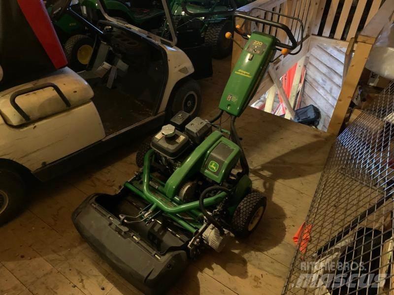 John Deere 220 Kosiarki ogrodowe