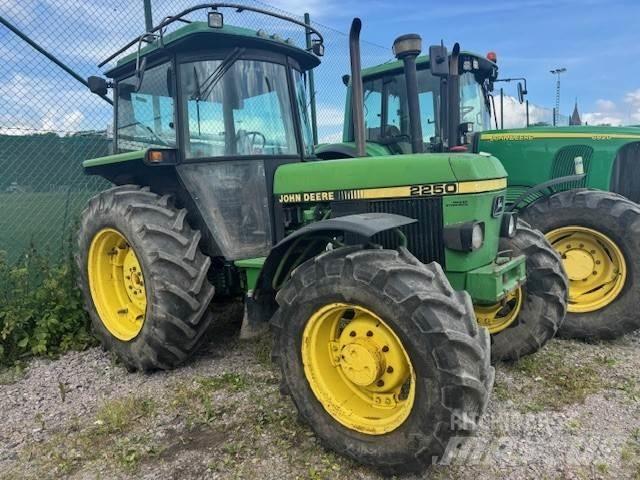 John Deere 2250 TRAKTOR Ciągniki rolnicze
