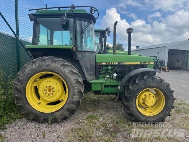 John Deere 2250 TRAKTOR Ciągniki rolnicze