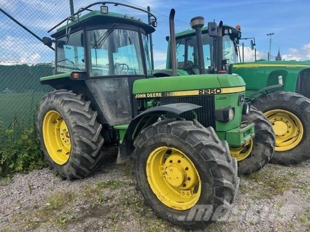 John Deere 2250 TRAKTOR Ciągniki rolnicze