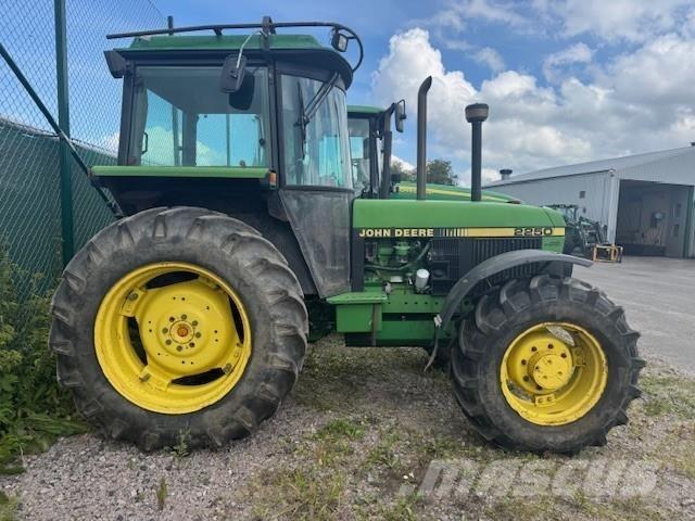 John Deere 2250 TRAKTOR Ciągniki rolnicze