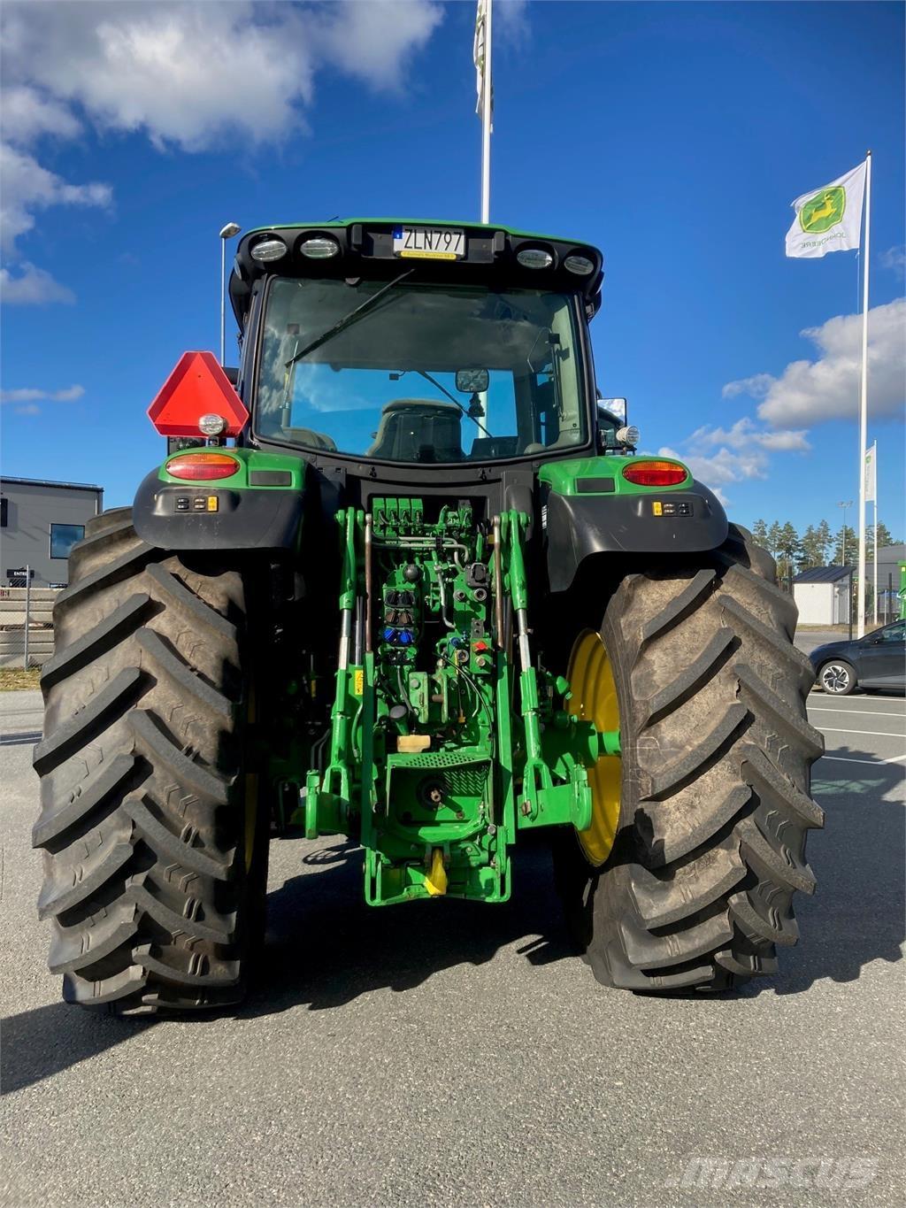 John Deere 6215R Ciągniki rolnicze