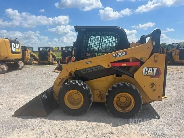 CAT 242D3 Opony, koła i felgi