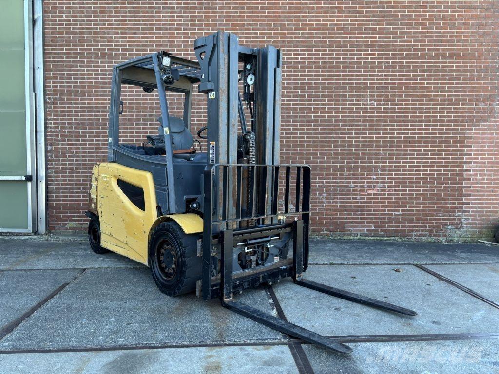CAT 2EP8000 Wózki elektryczne