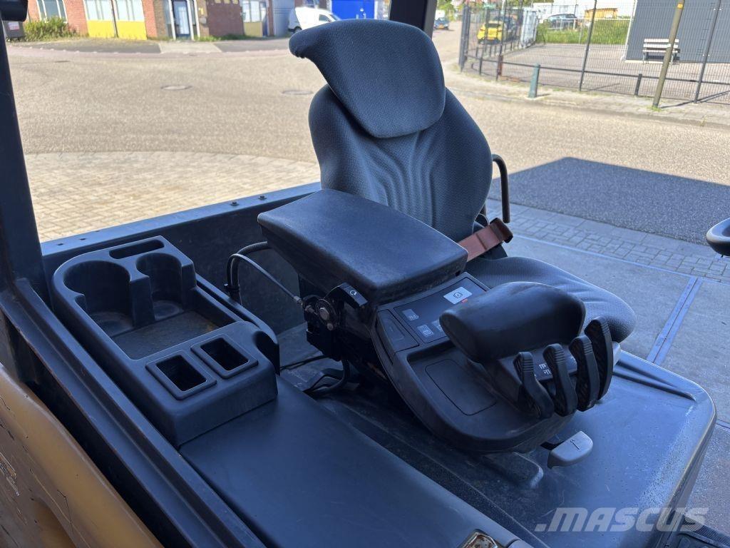 CAT 2EP8000 Wózki elektryczne