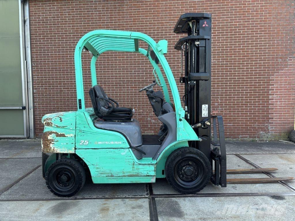 Mitsubishi FD25N Wózki Diesla