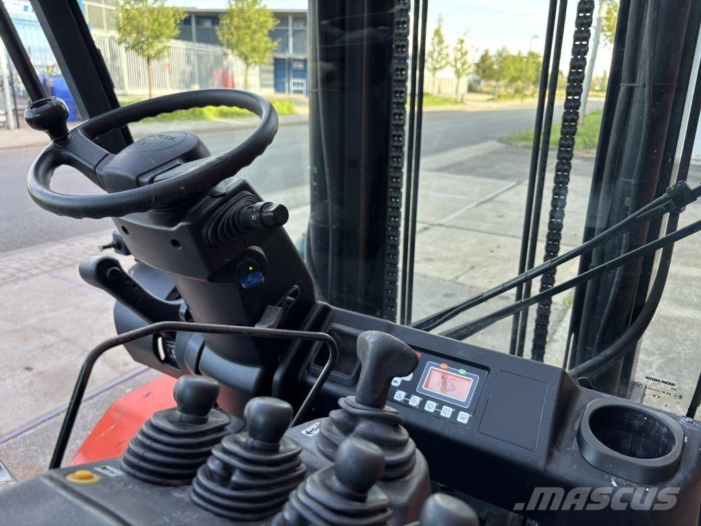 Toyota 8FBMT50 Wózki elektryczne