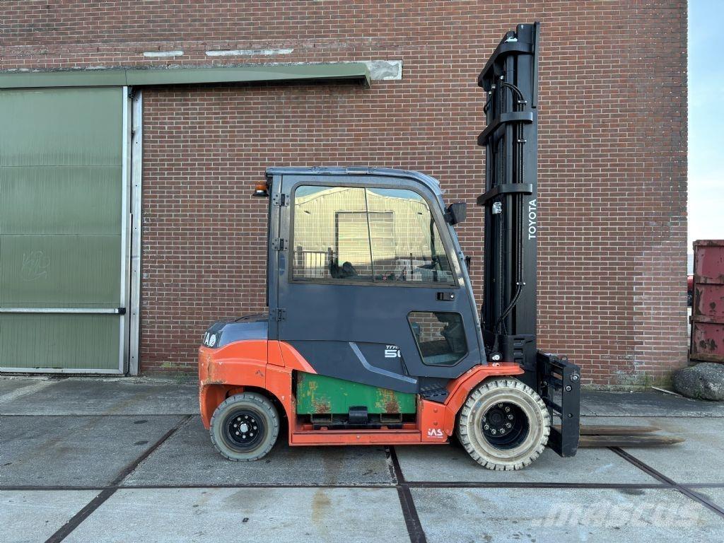 Toyota 8FBMT50 Wózki elektryczne