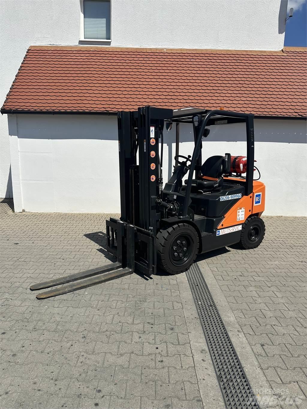 Doosan G30P-7 Maszyny budowlane - Inne