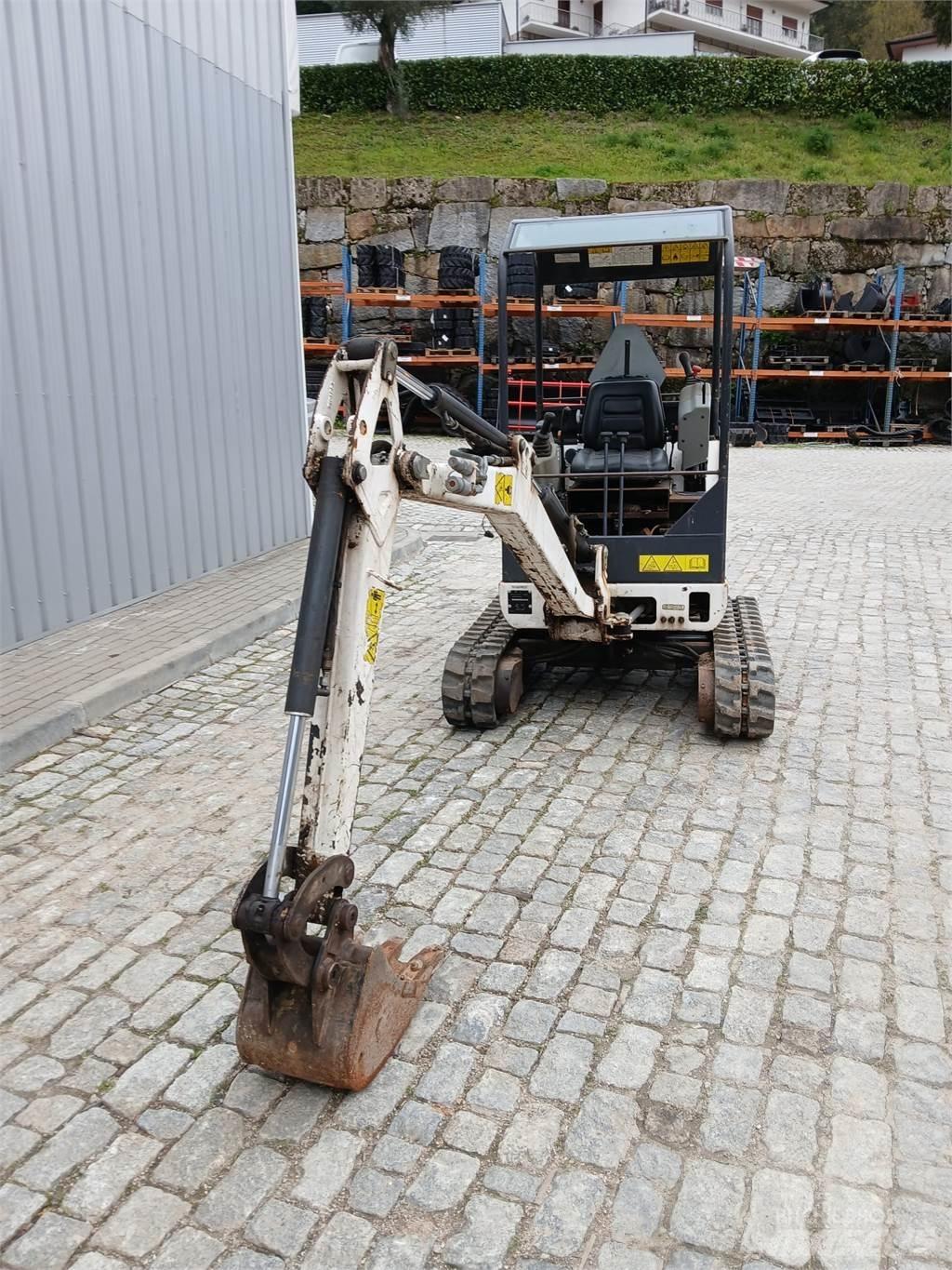 Bobcat 323 Minikoparki