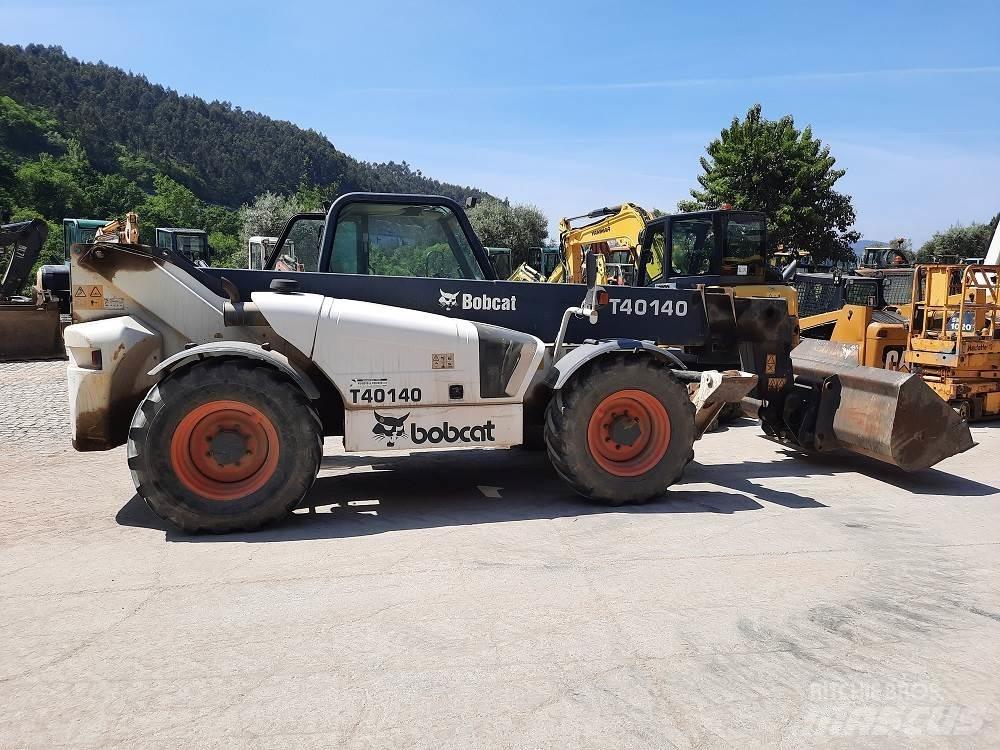 Bobcat T40-140 Wózki widłowe wysokiego składowania