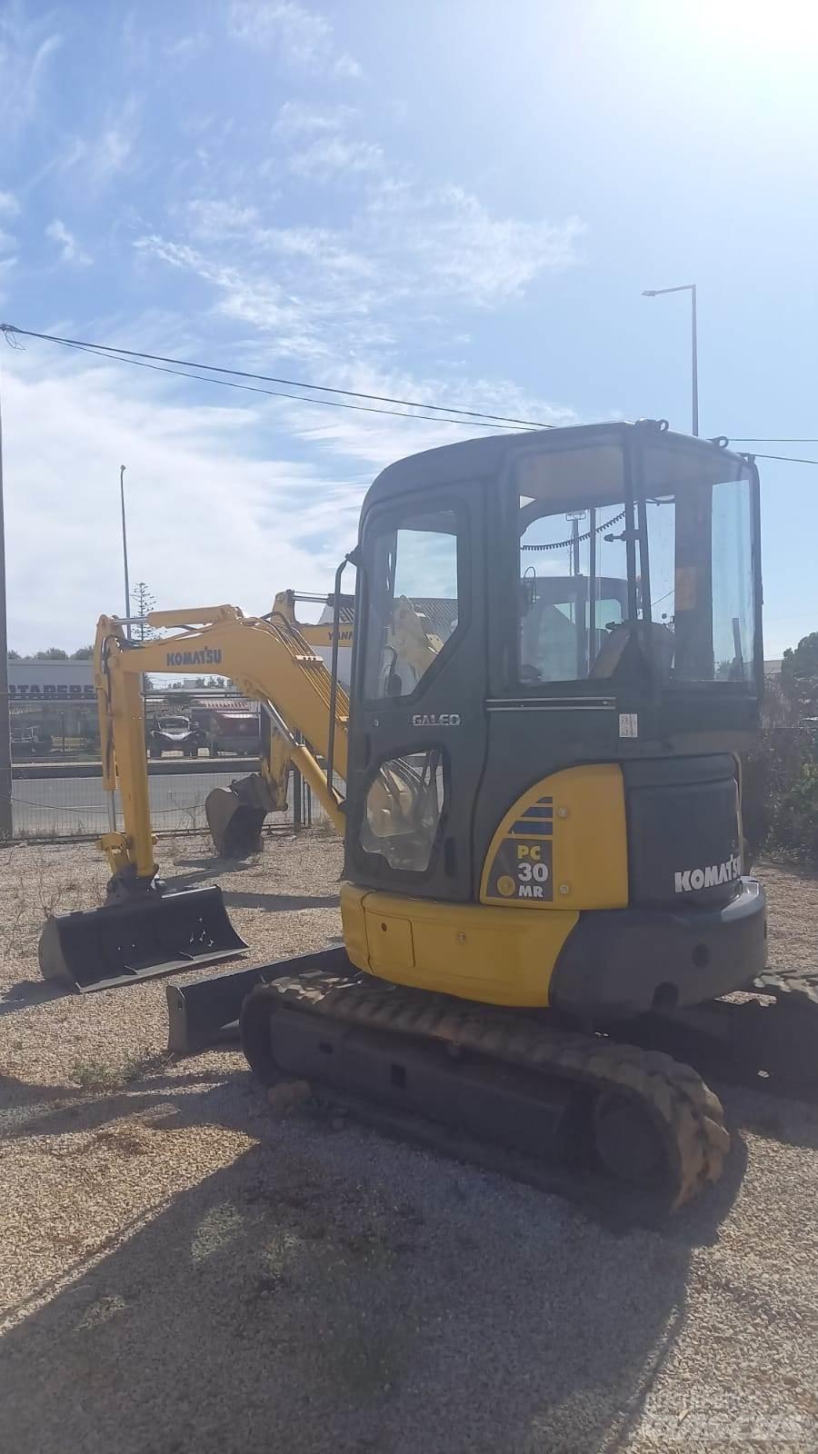 Komatsu PC30MR-2 Minikoparki
