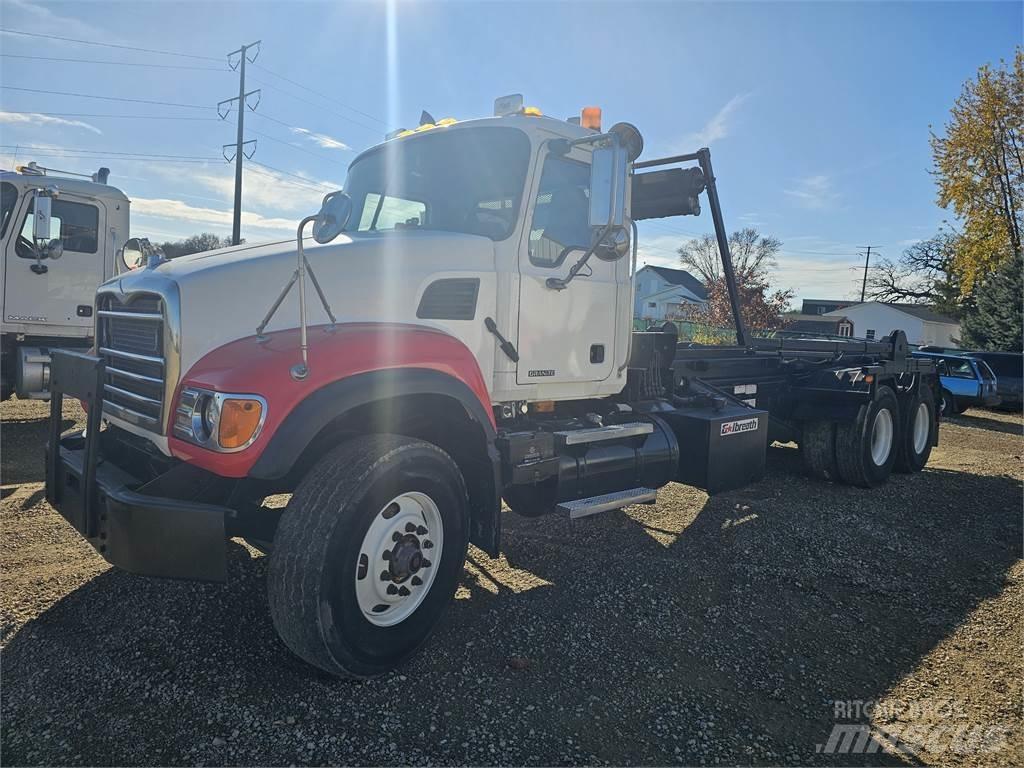 Mack CV713 Inne