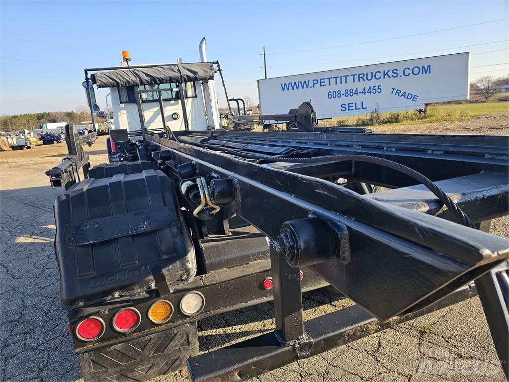 Mack CV713 Inne
