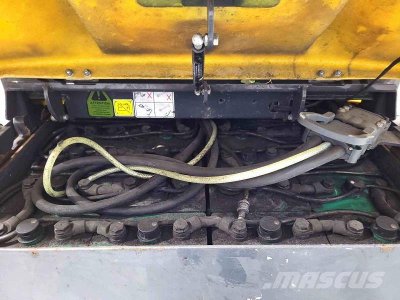 Aisle-Master 20SHE Wózki widłowe do wąskich korytarzy