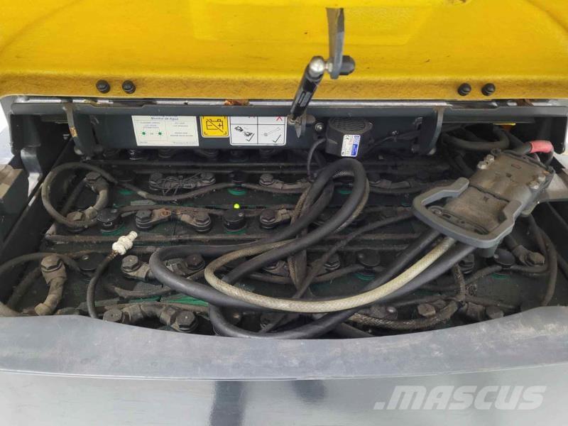 Aisle-Master AM20SE Wózki widłowe do wąskich korytarzy