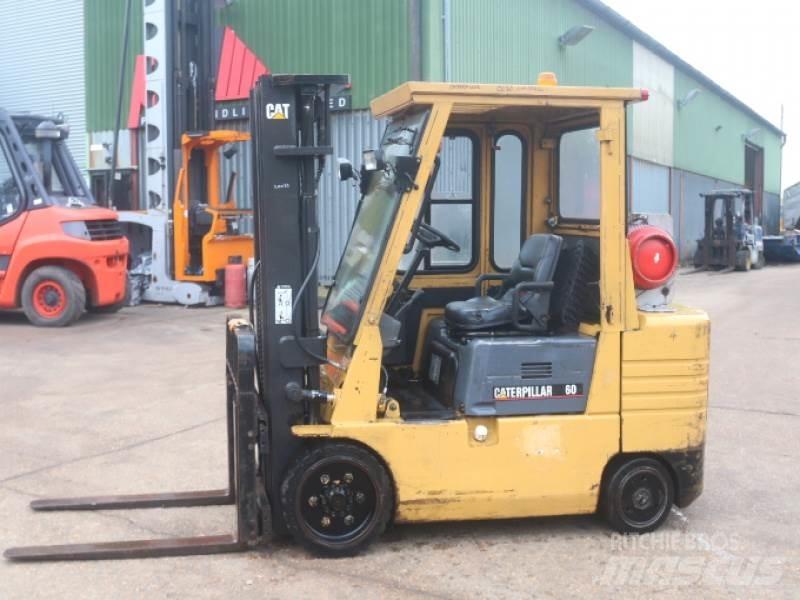 CAT GC30 Wózki LPG